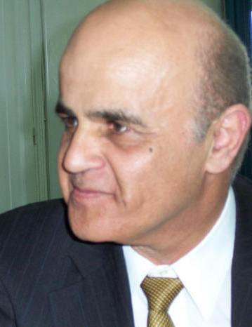 خليل ابراهيم ابورزق 2006  في المكتب في القاهرة